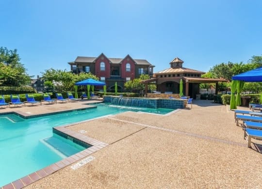 View Photos of Newly Renovated Hidden Creek Apartments and Amenities